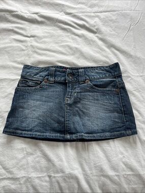 Guess mini skirt